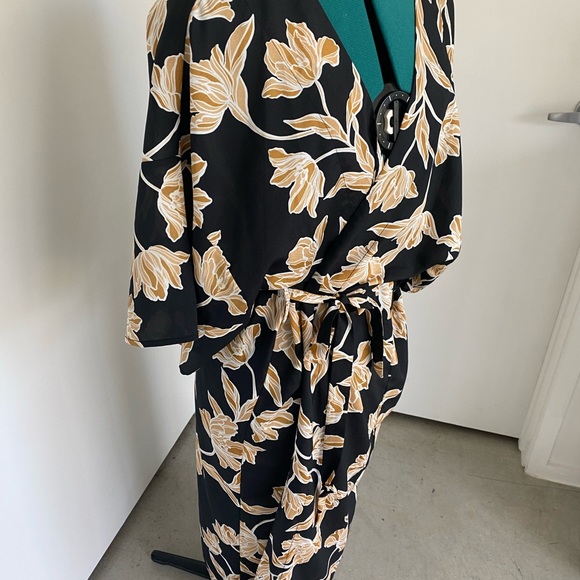 Maison Du Soir Selena Kimono S/M Black Gold Floral Belt Duster Jacket Robe. EUC - Picture 6 of 8